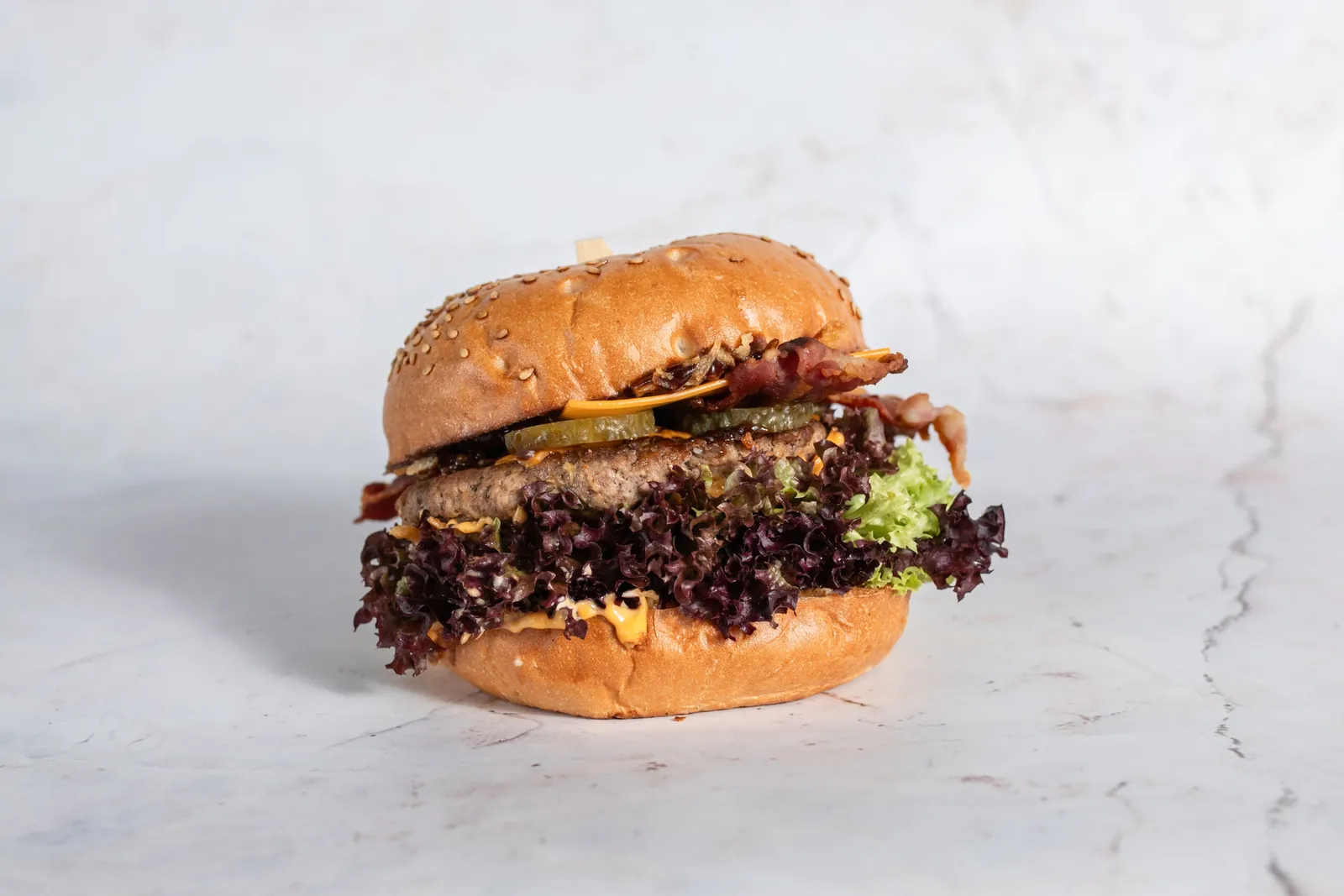 Deluxe classic burger